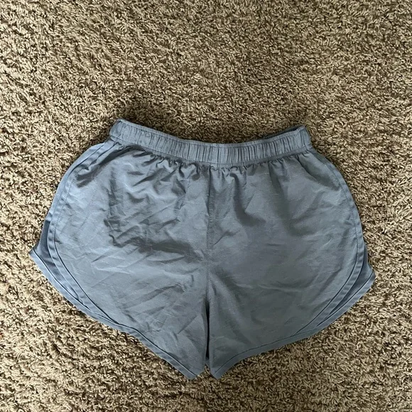 Nike Women’s Mid-Rise Tempo Running Short - Picture 5 of 6